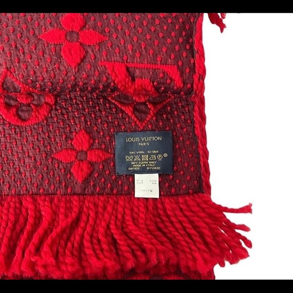 Authentic LV scarf - Picture 3 of 5